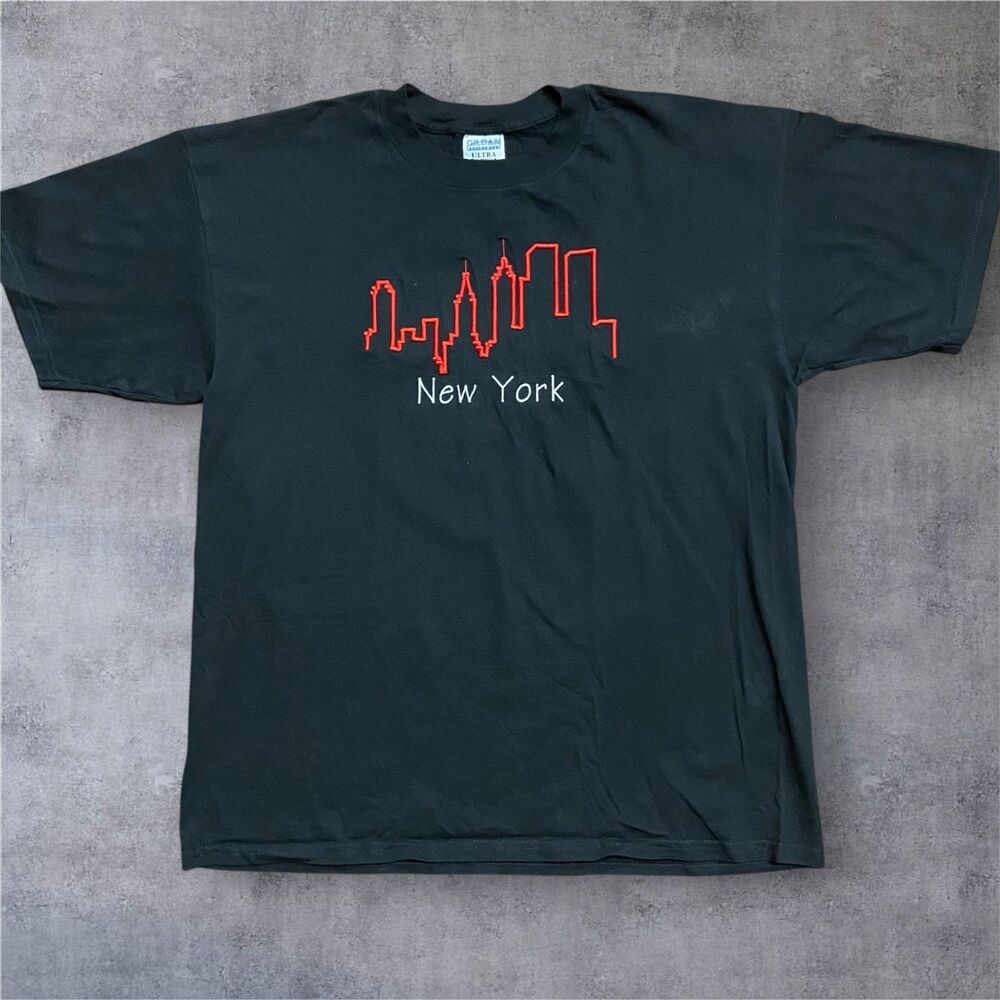Gildan Vintage Y2K New York City Skyline Black Red Embroidered Tee Men's XL